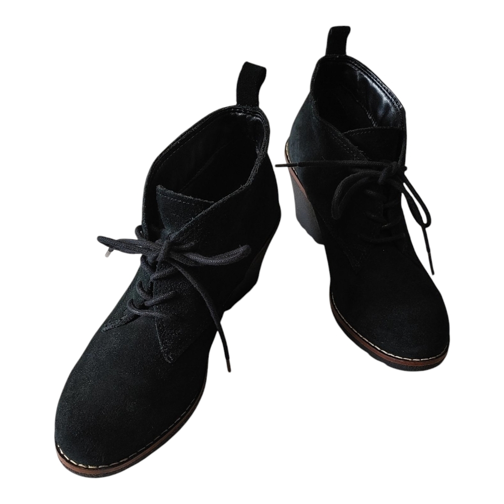 White Mountain Black Ankle Boots with Suede Finish